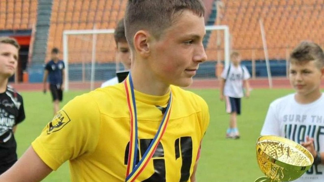 VIDEO Povestea băiatului din Deltă care face naveta zilnic pentru a juca fotbal la Tulcea/ Despre ambiție, pasiune și sacrificiu cu Rareș Cernamoriț, un junior care a ajuns în vizorul cluburilor mari