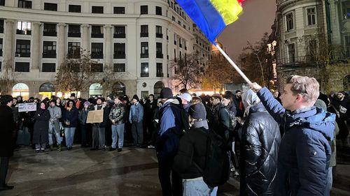 VIDEO Noi proteste ale studenților în Piața Universității, după declasificarea informațiilor CSAT privind campania prezidențială pe TikTok: „Georgescu nu uita, România nu-i a ta!”