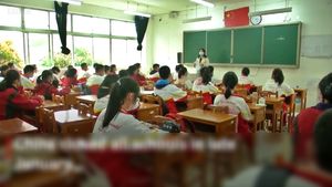 Bejing: Brățări electronice de monitorizare Covid-19 pentru elevii care se întorc la școală