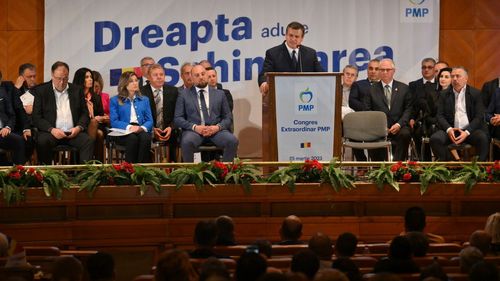 Eugen Tomac a fost reales, sâmbătă, în funcţia de preşedinte al Partidului Mişcarea Populară, de cei 708 delegaţi cu drept de vot