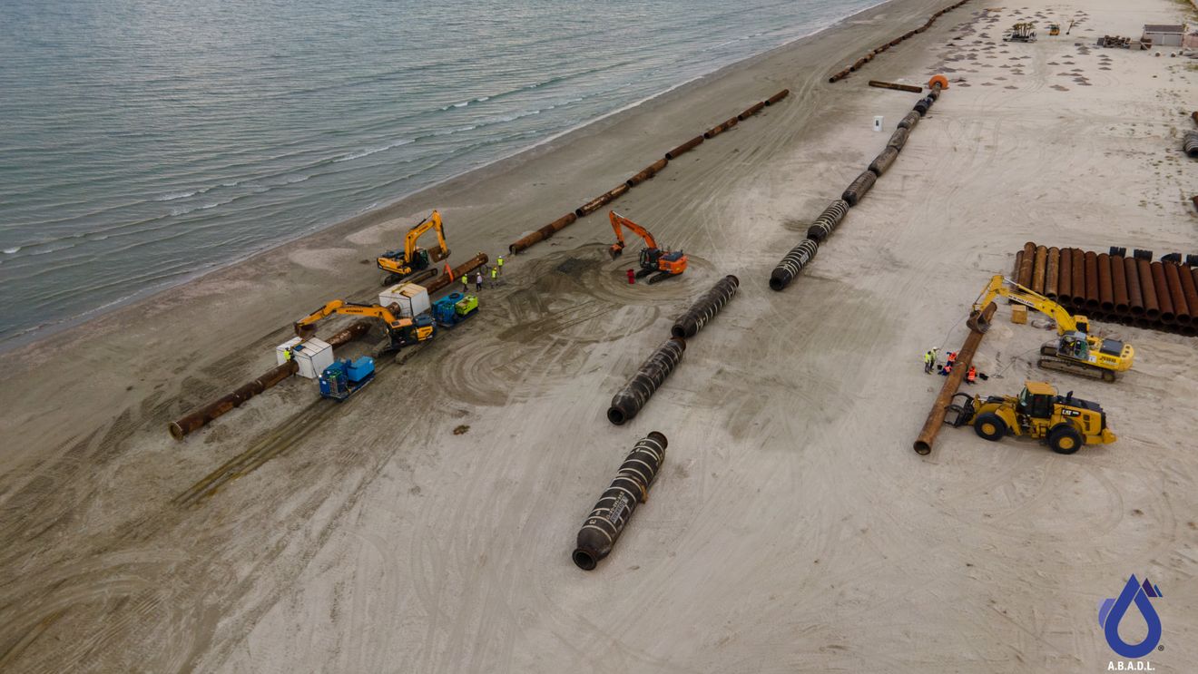 FOTO A început a doua etapă de înnisipare de pe litoralul românesc. Lățimea plajelor va crește cu până la 100 de metri