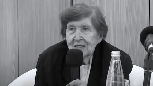 Președintele României a decorat-o post-mortem pe Steluța Lucia Rodica Coposu, sora fostului lider țărănist Corneliu Coposu, cu Ordinul Național „Serviciul Credincios” în grad de Cavaler