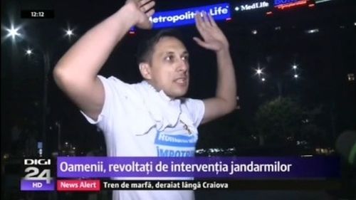 VIDEO Protestatar bătut de jandarmi, mesaj pentru europarlamentari: ”Poporul român este cu-adevărat european, dedicat democrației, în ciuda declarațiilor și acțiunilor unor partide sau lideri politici”