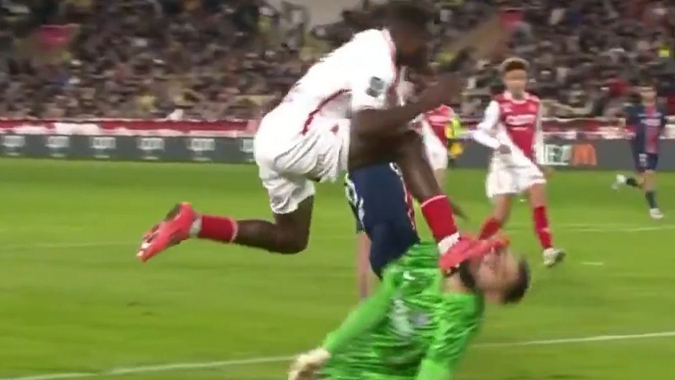 VIDEO Portarul Donnarumma, desfigurat de un adversar de la AS Monaco