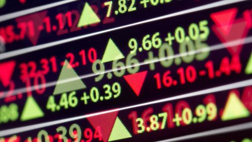 Pieţele bursiere europene înregistrează scăderi, după ameninţarea SUA cu impunerea de taxe vamale de 30% pentru toate produsele UE