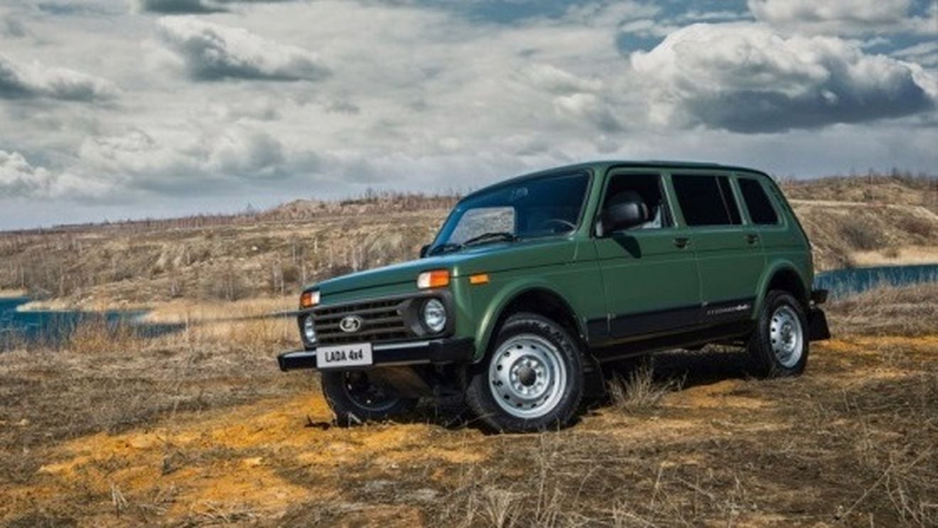 Într-o singură lună, prețul mașinilor în Rusia a crescut cu 30-60%