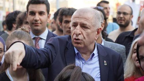 Primul partid anti-imigrație din Turcia face capital politic pe seama milioanelor de refugiați, cu precădere sirieni. Liderul său are un discurs inflamator