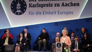 VIDEO Volodimir Zelenski a primit premiul Charlemagne în numele poporului ucrainean, pentru serviciile aduse unităţii europene
