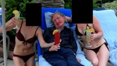 Stephen Hawking apare într-o fotografie, în noile dosare Epstein / Familia fizicianului susține că femeile erau îngrijitoarele sale și că se aflau la un simpozion