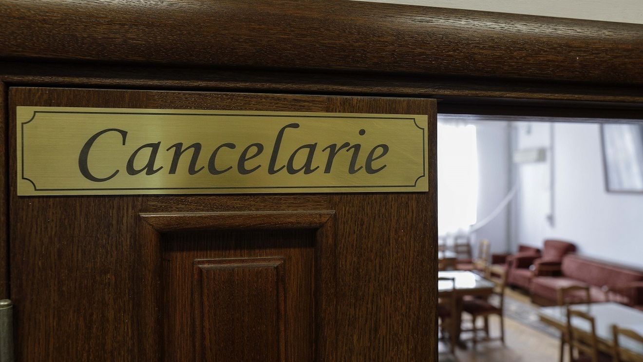 O profesoară din Constanța a refuzat să încheie mediile elevilor susţinând că se teme că sunt viruşi în catalogul electronic / Inspectoratul școlar a declanșat o anchetă disciplinară