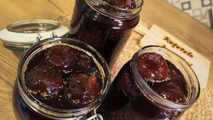 VIDEO FOTO | Rețetele Juanitei | Dulceață de smochine întregi, plină de savoare mediteraneeană și foarte ușor de preparat / Fructele sunt tari, dulci și aromate