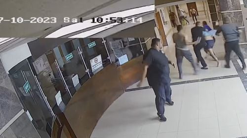 VIDEO Noi imagini din Spitalul Al Shifa din Gaza, surprinse de camerele de supraveghere la data de 7 octombrie, cu ostatici răpiți de teroriștii Hamas de pe teritoriul Israelului