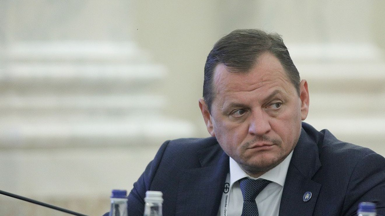 Comisia de control din parlament merge marți la sediul SIE pentru a-l audia pe Gabriel Vlase după ce G4Media a dezvăluit că a zburat cu avion privat la curse de Formula 1