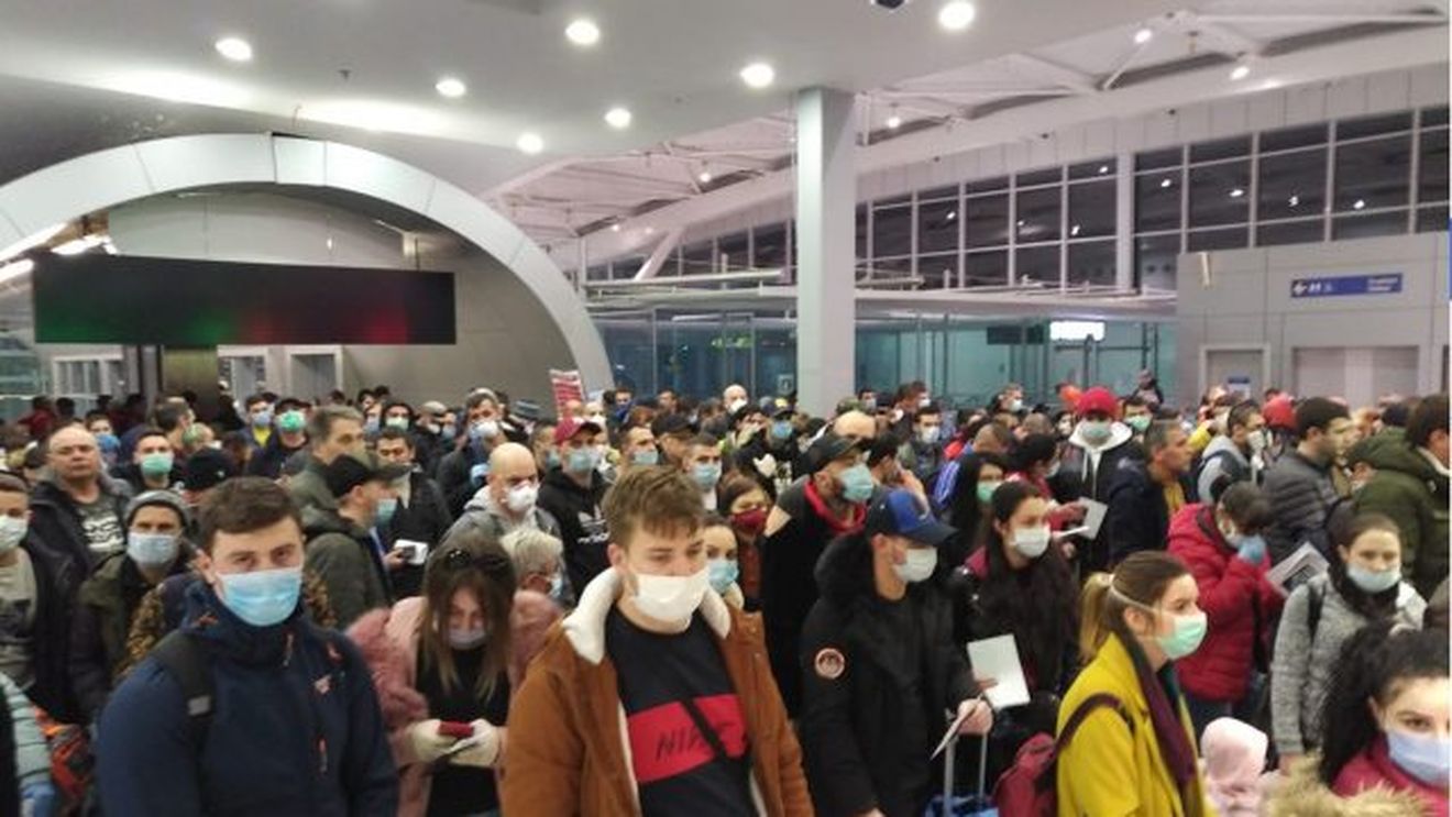 Cozi interminabile și personal nepoliticos. Aeroportul Henri Coandă, în top cele mai proaste 10 aeroporturi din lume: „Poartă încă amprenta anilor 1960”