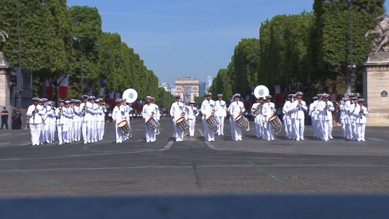 LIVE VIDEO Defilare militară la Paris, de Ziua Naţională a Franţei, sub semnul războiului rus de la porţile Europei / Militari români participă la paradă