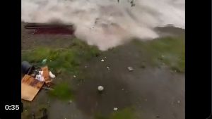 Bilanţul victimelor taifunului Fung-wong creşte la 18 morţi, inclusiv un copil, în Filipine, după taifunul Kalmaegi, soldat cu 232 de morţi / Fung-wong, retrogradat la furtună tropicală violentă, se îndreaptă către Taiwan