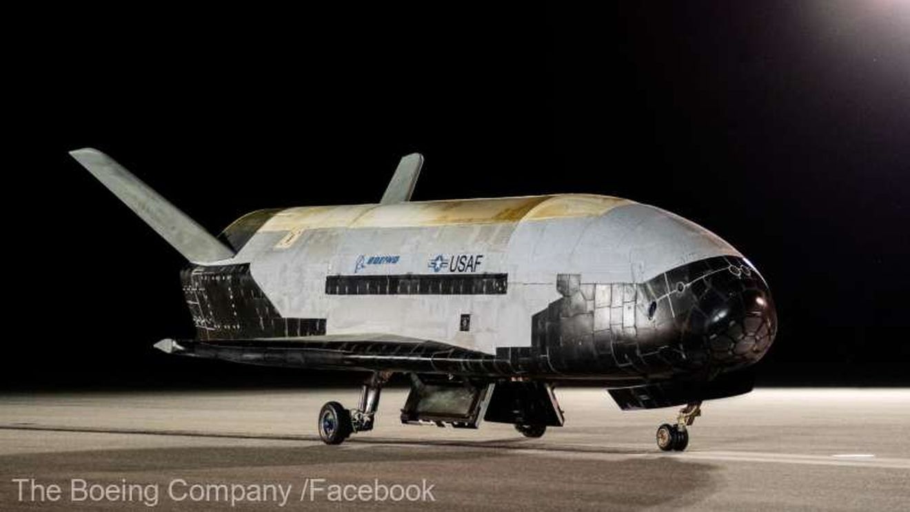O dronă spaţială a armatei americane a revenit pe Terra după 908 zile petrecute pe orbită