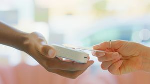 Revolut lansează şi în România Revolut Reader, un terminal de încasare a plăţilor