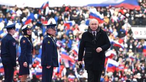 Ciucă spune că Rusia își poate lărgi războiul doar după 5-8 ani și că în momentul de față probabilitatea unui atac asupra României este zero / Fostul premier admite capacitatea Rusiei de a utiliza bomba aeriană devastatoare