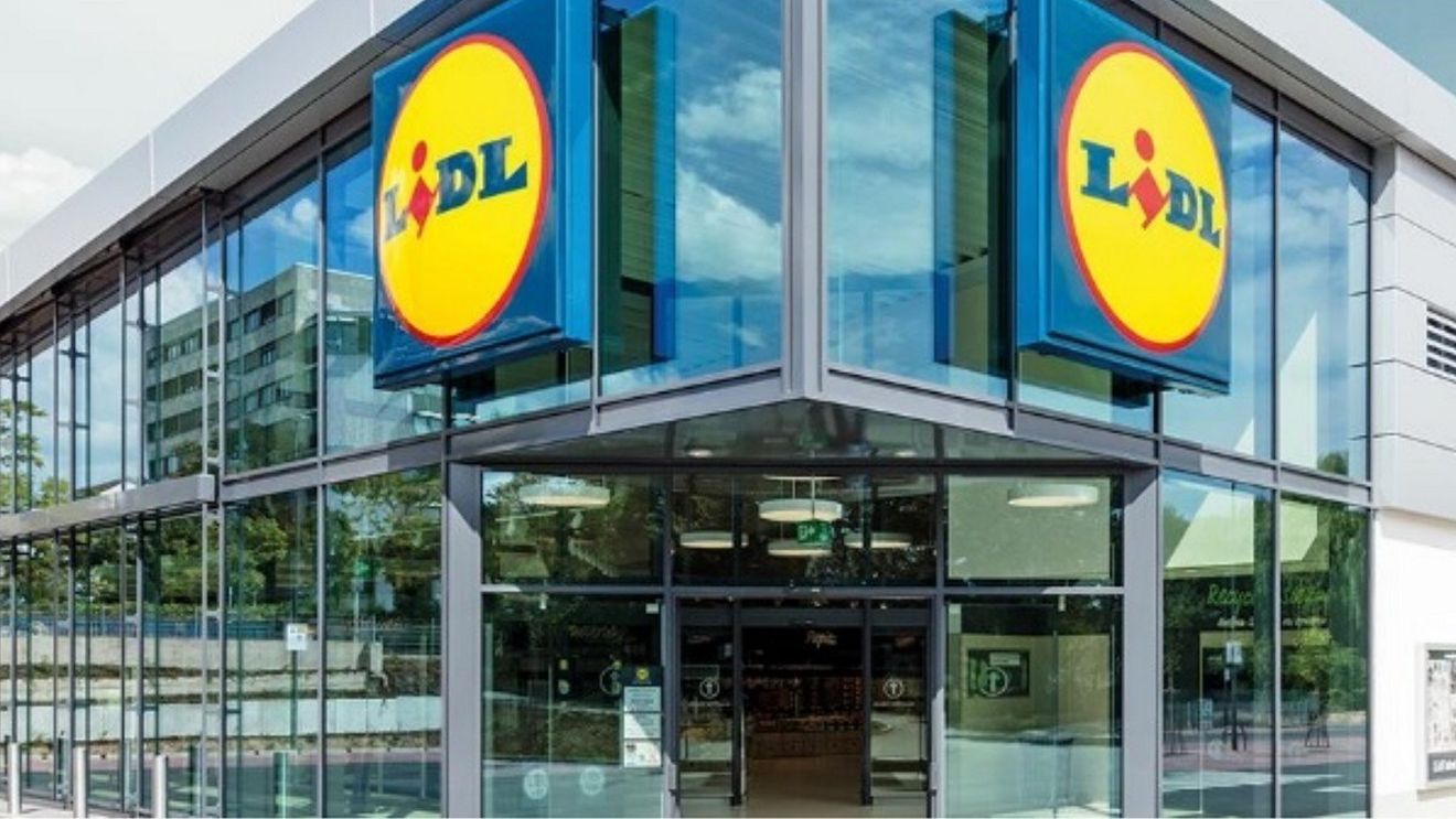 Lidl retrage din magazine iaurtul natur Pilos, de 1 kilogram: poate conţine plastic