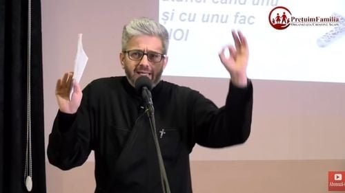 Cum a devenit un preot ortodox ținta trolilor și anti-vacciniștilor după ce a pledat public pentru vaccinare