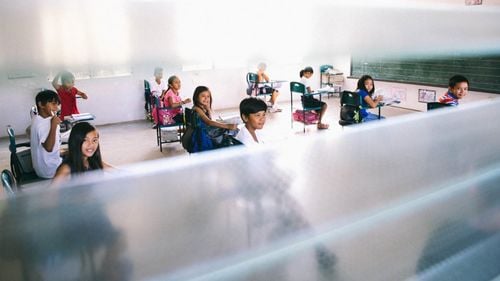 Încep școala și grădinița! Următoarea vacanță e peste 3 săptămâni. Calendarul simulărilor de BAC și Evaluare lipsește