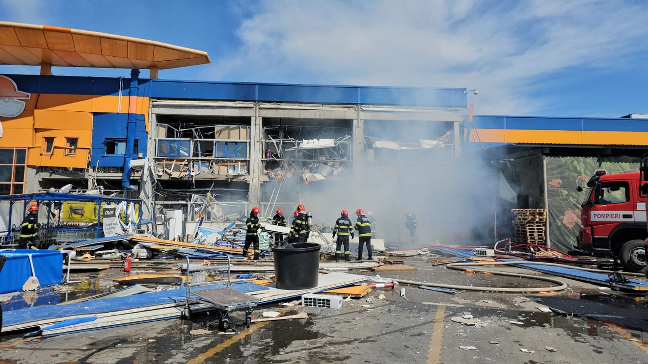 Procurorii Parchetului de pe lângă Tribunalul Botoşani anchetează explozia de la Dedeman
