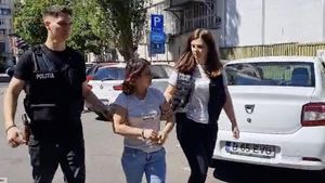 Doi soți, reținuți pentru acuzații privind infracțiuni de viol și corupere sexuală a minorilor / Victimele, două minore de 12 și 13 ani, erau nepoatele celor doi