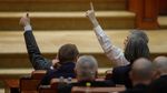 BREAKING Comisia Europeană a criticat Camera Deputaților pentru că blochează din 2023 transparentizarea cheltuielilor partidelor. Raportul privind Statul de Drept: ”Nu s-au înregistrat evoluții în vederea îmbunătățirii transparenței finanțării partidelor politice”