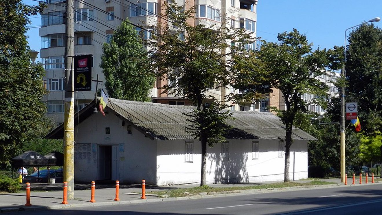 Decizia de demolare a bisericii din Constanţa a fost suspendată provizoriu de instanţă, după ce parohia a contestat executarea silită
