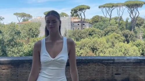 De ce femeile din Suedia renunță la muncă / Ce este trendul “soft girl”