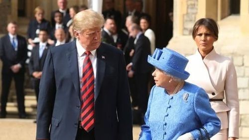 Vizita lui Trump în Marea Britanie, relatată pas cu pas. Un show pentru președintele SUA