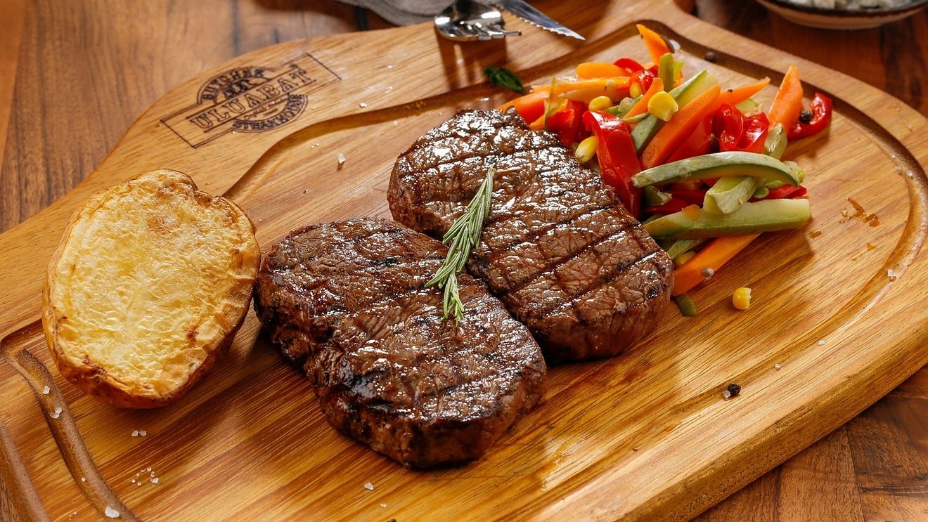 Franța: Dacă nu este carne, nu-i mai spuneți friptură/ Guvernul francez a interzis denumiri precum ''steak'', ''jambon'', "biftec", "friptură" și "costiță" pentru produsele vegetale