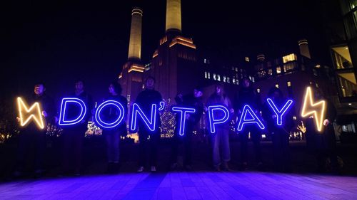 Marea Britanie: Instituții, magazine și societăți energetice ocupate în semn de protest față de creșterea facturilor la energie