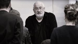 ”Gertrude”, în regia lui Silviu Purcărete, premieră la TNB, în acest weekend / Distribuția e exclusiv masculină / Regizorul revine la Național după 11 ani