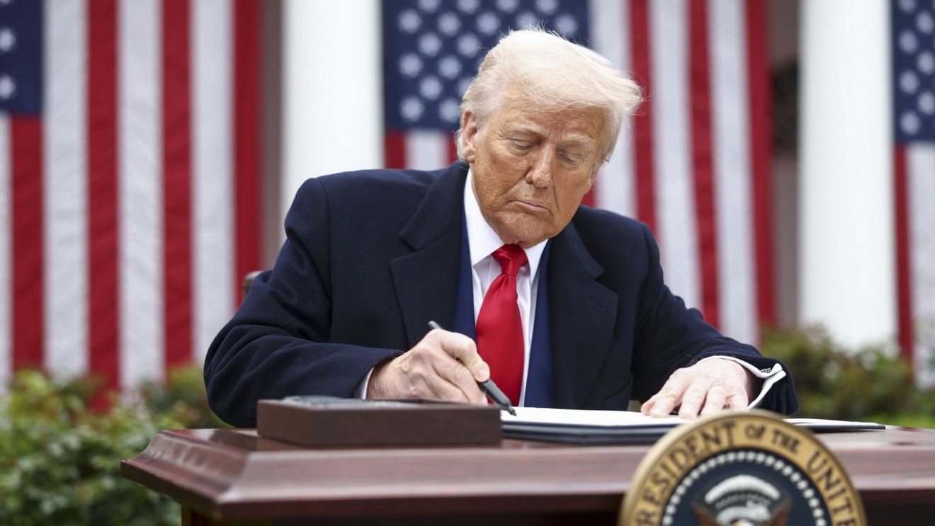 Trump reduce tarifele la cafea, carne de vită şi fructe, pe fondul creşterii îngrijorărilor americanilor cu privire la accesibilitate