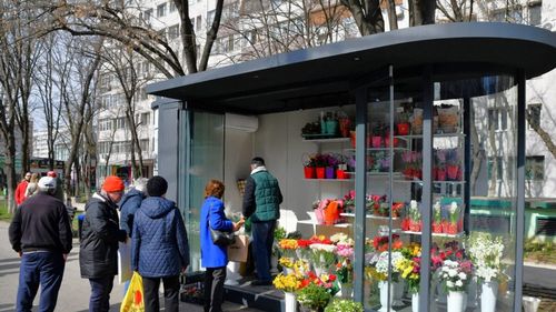 Chioșcuri noi de flori de 17.600 de euro montate în sectorul 6 din București