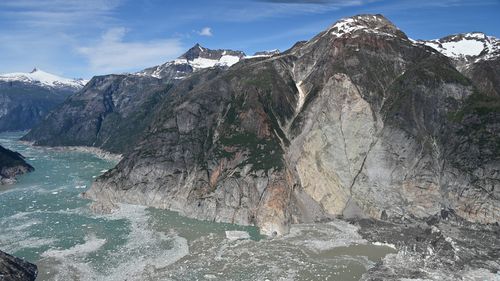 STUDIU | Un tsunami uriaș care a lovit Alaska în 2025 a fost al doilea ca înălțime din istoria înregistrărilor / Un val mai înalt decât Empire State Building a măturat un fiord