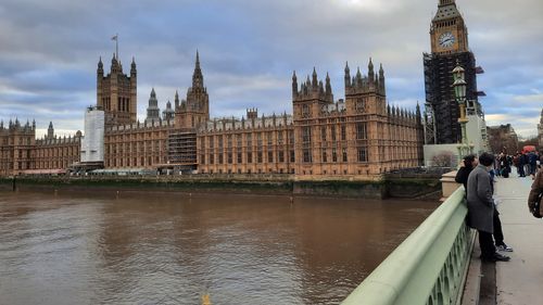 Sondaj: Britanicii au mai multă încredere în Uniunea Europeană decât în propriul lor Parlament