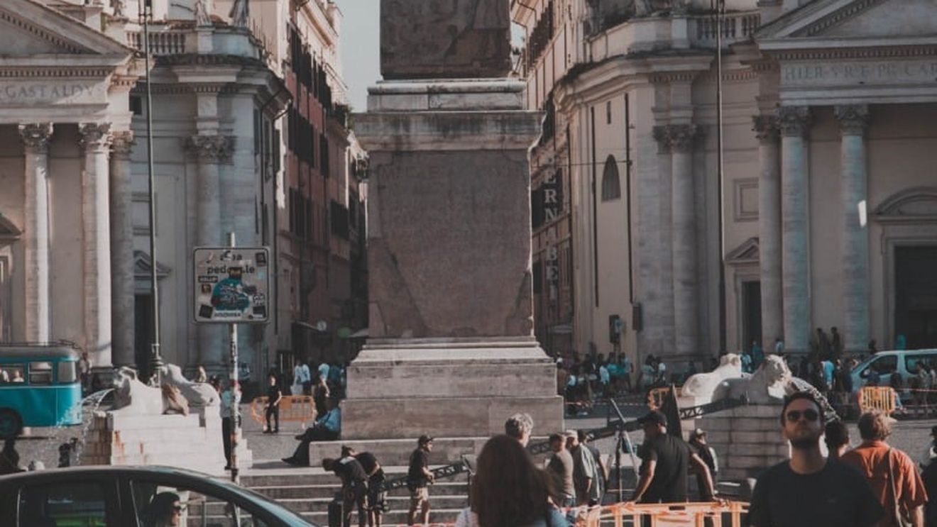 Turiști atacați în Florența de o bandă româno-italiană de adolescenți mascați / Turiștii erau atacați cu spray cu piper și cioburi de sticlă