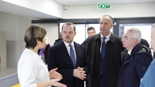 Ministrul Rogobete, la Chişinău: Putem dezvolta o colaborare pentru tratarea pacienţilor pentru care nu există terapii în Republica Moldova
