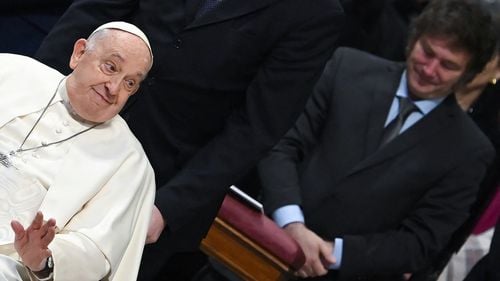 Papa Franicsc și Javier Milei se întâlnesc cu ocazia canonizării primei sfinte din Argentina/ Președintele libertarian afirmase anterior că Papa este un "imbecil" care "promovează comunismul"