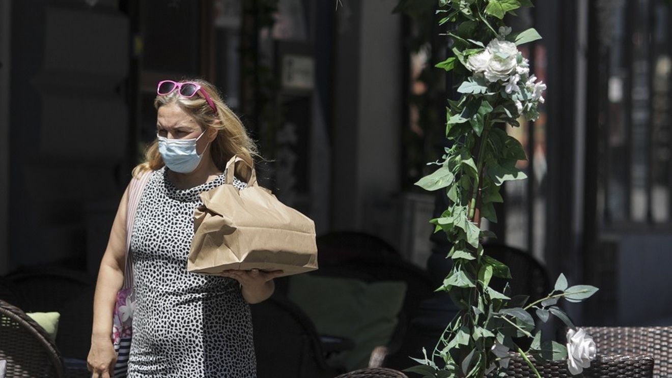 OFICIAL: Fără certificat verde pentru copiii până în 12 ani, carantina de noapte în weekend de la incidența de 6 la mie doar pentru nevaccinați, accesul la restaurantele din malluri cu certificatul verde când rata de infectare trece de 3 la mie