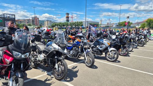 FOTO VIDEO: Paradă moto pe străzile din Alba Iulia, organizată de clubul Tracos LE MC Transilvania