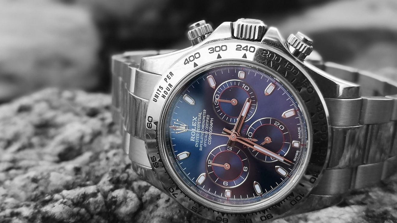 Un diriginte de șantier din Parma și-a pierdut un Rolex de 16.000 de euro în beton / A solicitat despăgubiri în instanță / Judecător: "Nu ar fi trebuit să lucreze cu acel ceas la mână” / E obligat acum să achite 2.500 de euro cheltuieli de judecată