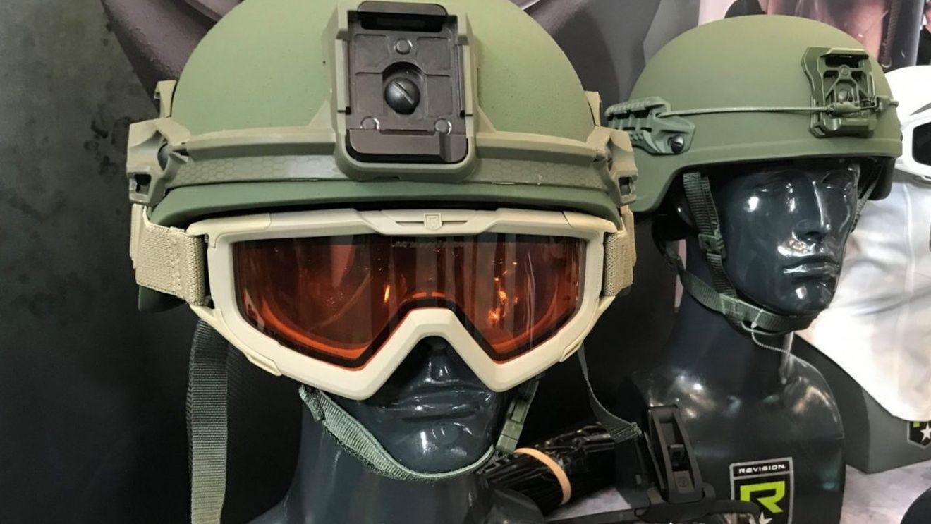 Germania a anunțat că trimite Ucrainei 5.000 de căști militare / Primarul Kievului: „Comportamentul guvernului german mă lasă fără cuvinte. E o glumă. Ce vrea Germania să trimită în continuare? Perne?”