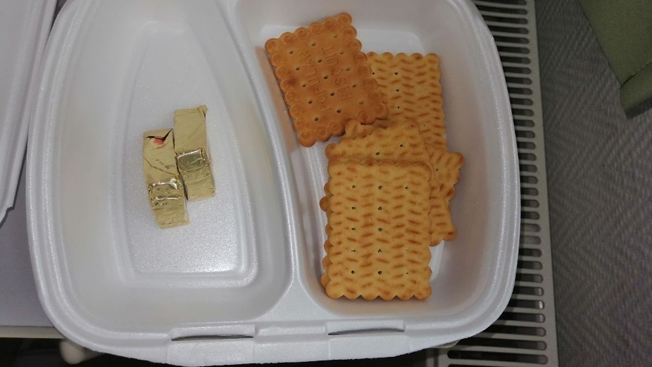 Un pacient a primit biscuiţi alteraţi la Institutul Fundeni/ Unitatea medicală spune că restul pachetelor sunt conforme