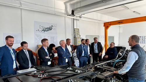 Delegație importantă din industria de apărare a SUA vizitează România: consolidarea parteneriatului economic și strategic dintre România și SUA și explorarea oportunităților de investiții