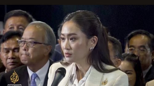 Şefa guvernului din Thailanda și cabinetul său, destituiți de Curtea Constituţională pentru modul de gestionare a conflictului frontalier cu ţara vecină Cambodgia