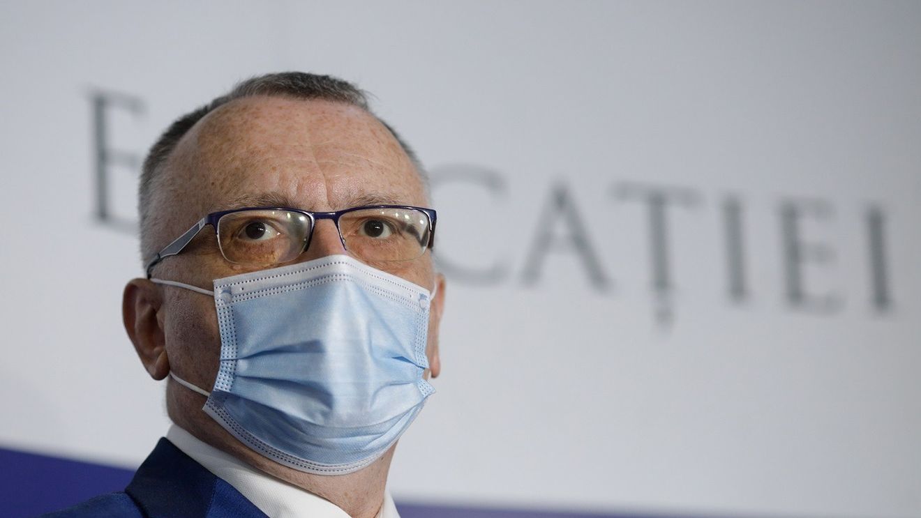 Cîmpeanu: Noul termen pentru dosarele de bursă - 14 februarie / Lista documentelor, simplificată. Cei care au depus dosarele pentru burse la începutul anului nu mai trebuie să aducă alte documente 